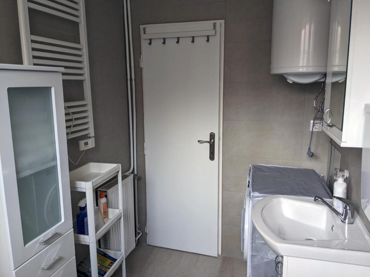Affordable And Newly Renovated 1-Bedroom Apartment Kraljevo Exterior photo