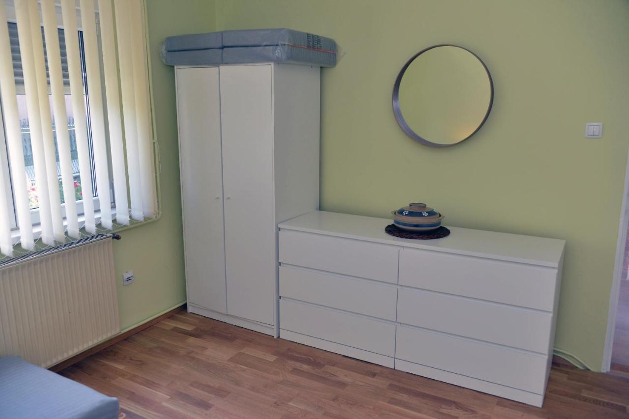 Affordable And Newly Renovated 1-Bedroom Apartment Kraljevo Exterior photo